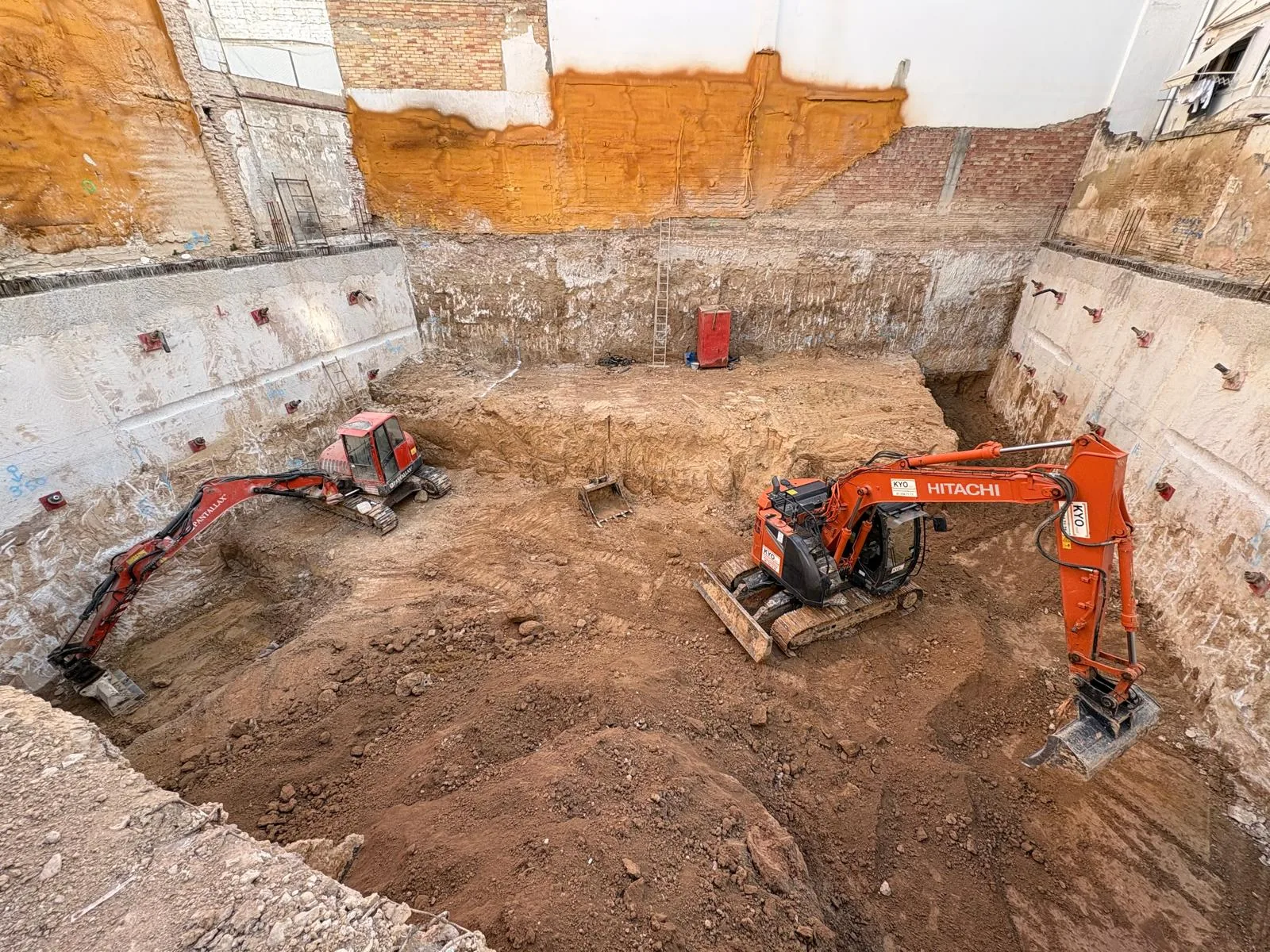 Excavación del Hotel Olympia en Ruzafa con muro pantalla y anclajes STAB.
